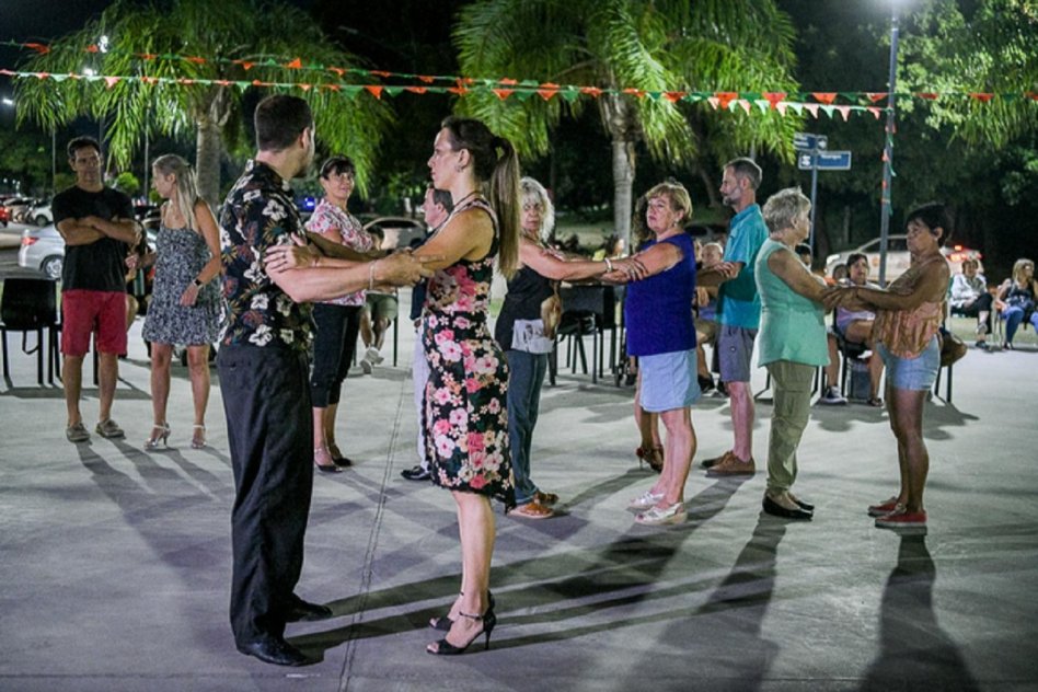 Arrancó la Milonga Abierta en la Plaza de las Naciones