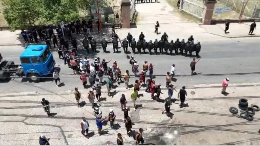 Confirmaron seis detenidos y policías heridos tras incidentes en el puerto de Concepción del Uruguay