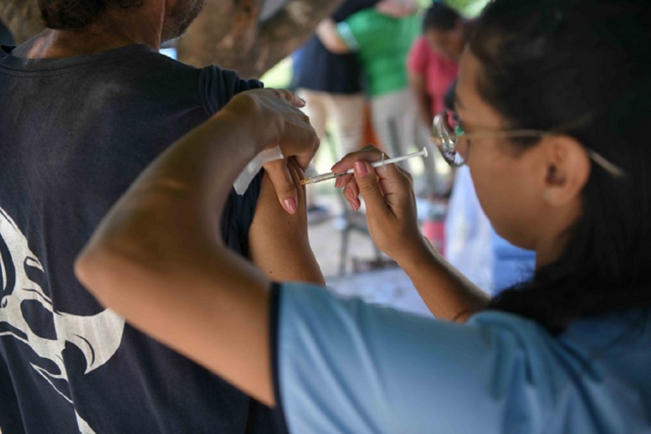 Continúa la vacunación contra el sarampión en los barrios