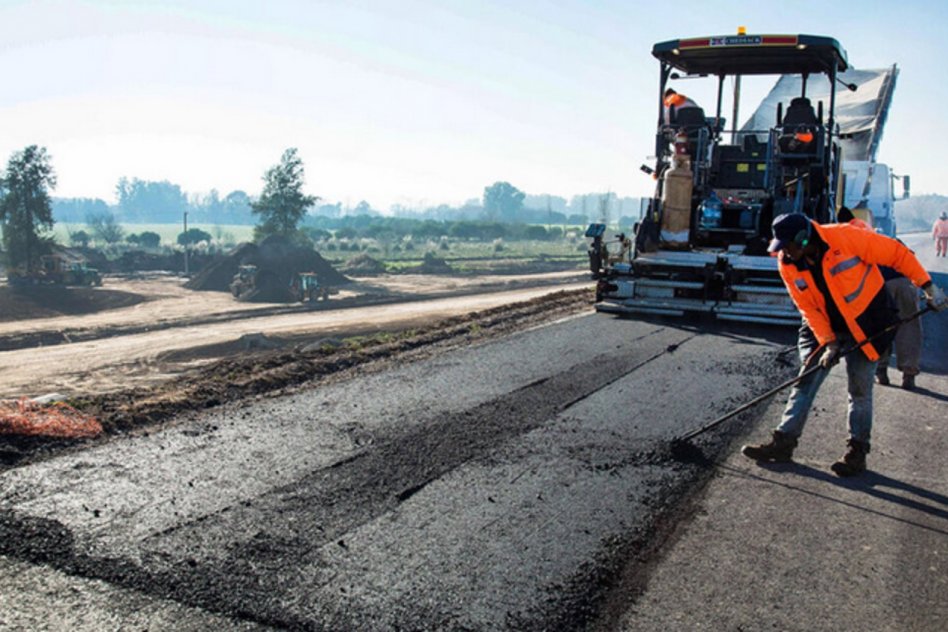 Obra pública: el Gobierno prepara un bono para saldar la deuda que tiene con las empresas constructoras