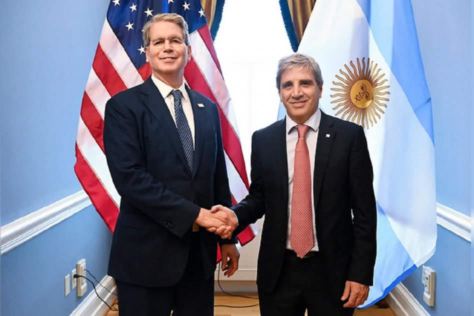 Scott Bessent volvió a auxiliar a Milei con US$ 808 millones para pagarle al FMI