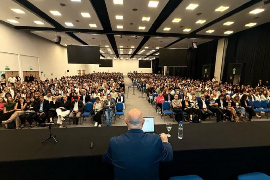 Gran convocatoria en el inicio de las VIII Jornadas Regionales de Educación