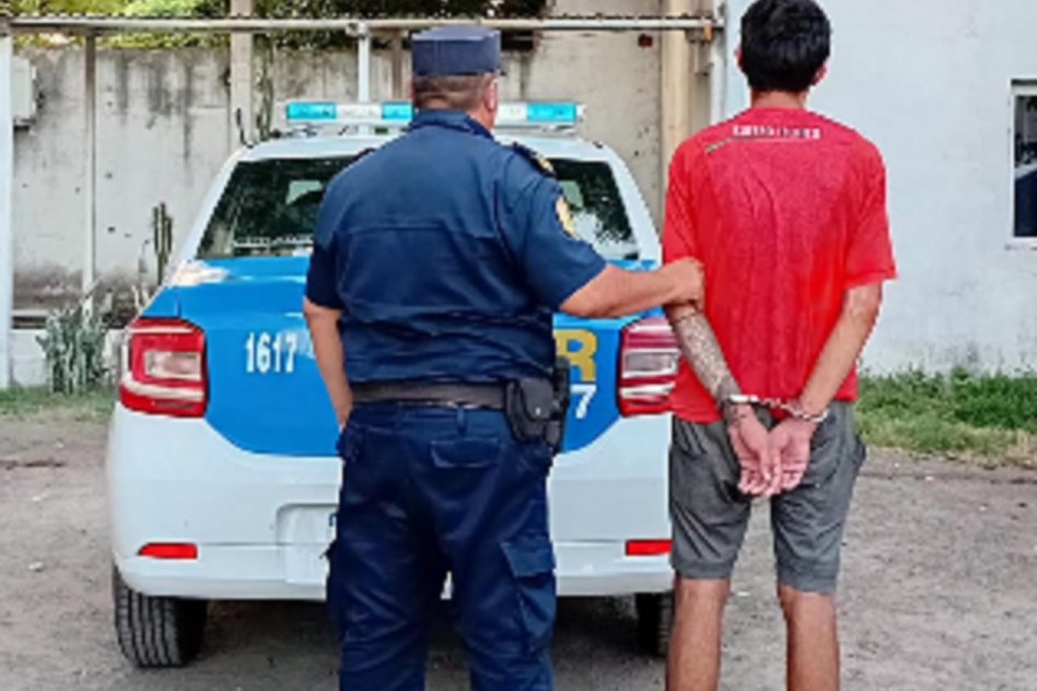 Violencia de género: hombre golpeó en el rostro a mujer en la vía pública