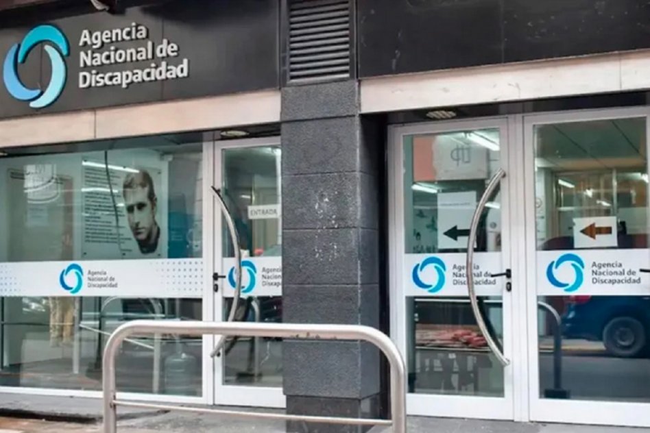 justicia federal de paraná Ordenan a ANDIS prestar cobertura integral y le hacen saber que se adoptarán medidas si no se cumple la misma