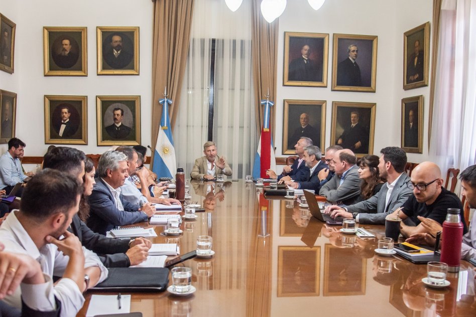 Agenda histórica, obras viales y salud mental, ejes de la reunión de gabinete