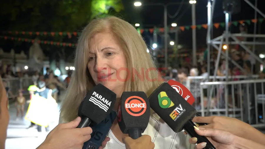 Romero en el corsódromo local: “El carnaval de Paraná tiene la característica barrial”