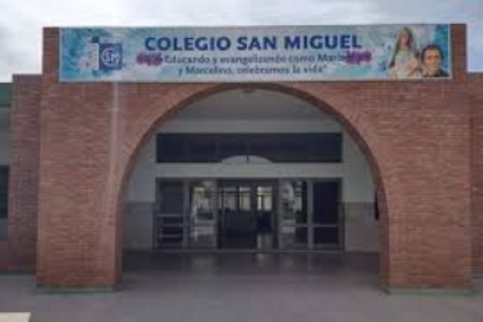 NOGOYÁ Alarma en el Colegio San Miguel. Un alumno llevó un arma