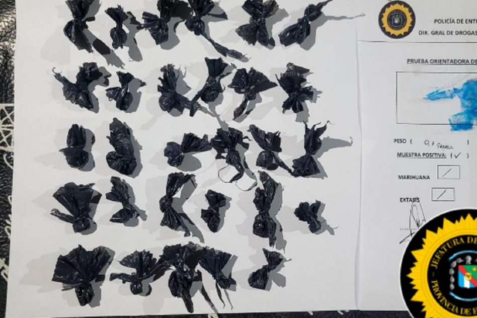 DROGAS PELIGROSAS Allanaron un búnker que simulaba ser kiosco en Paraná, secuestraron cocaína y un menor intentó quemar pruebas
