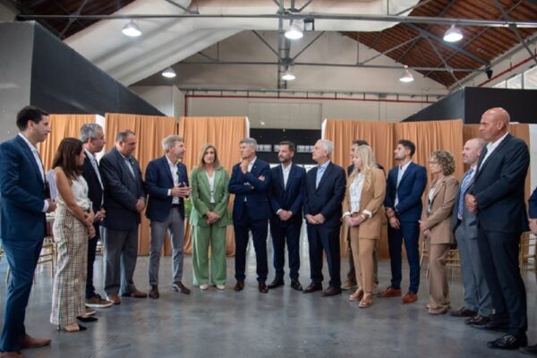 El gobernador participó del encuentro de intendentes en Paraná