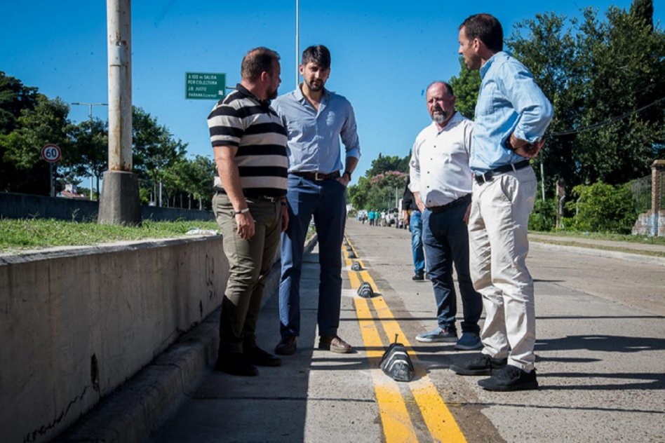 Se realizan mejoras en la ciclovía del Acceso Sur de la ciudad
