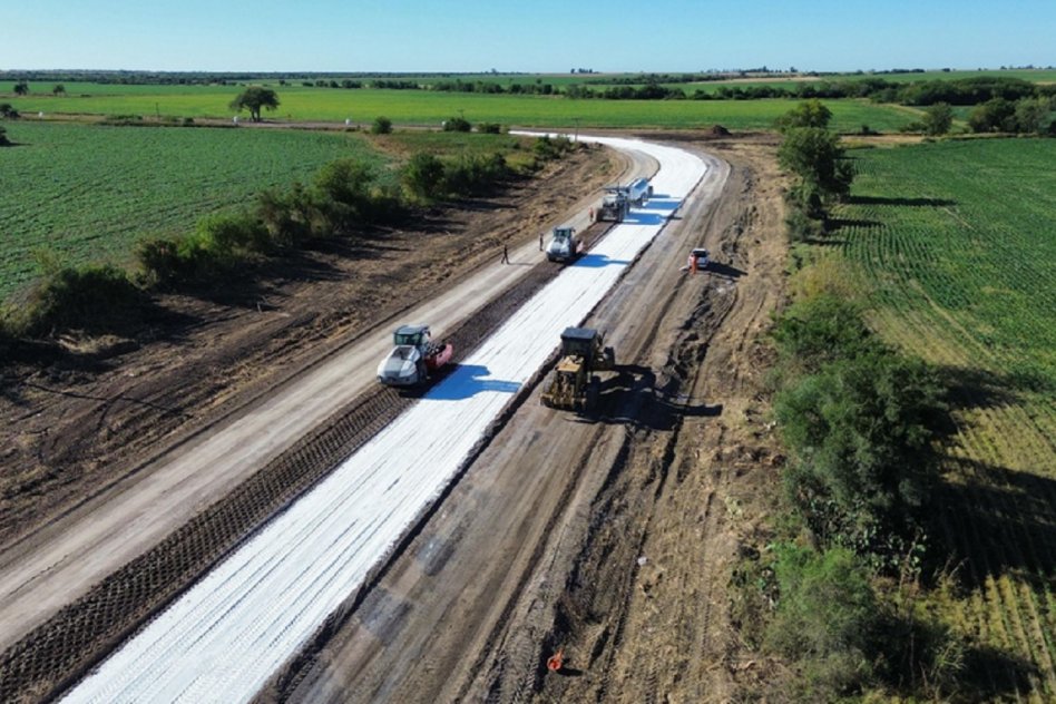 Una misión de CAF recorrió la obra de reconstrucción del camino Viale – Arroyo Durazno