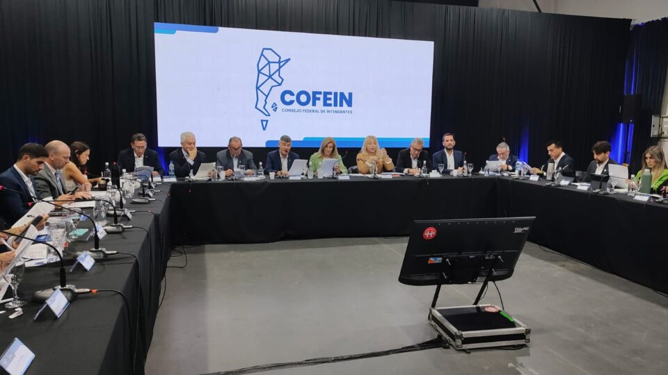 Intendentes de todo el país se reúnen este martes en Paraná: «Nos unen temas comunes», dijo Romero