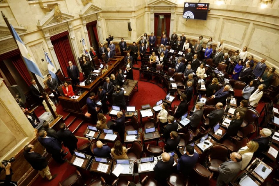 A contrapelo de la sociedad – Fuerte aumento: los senadores pasarán a cobrar en marzo más de 11 millones de pesos