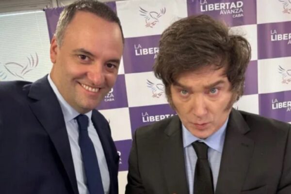 «sujeto políticamente muerto» Milei analiza echar a Adorni cuando baje el escándalo, para no mostrar debilidad política