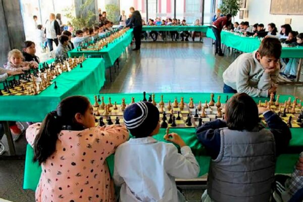 El CGE invita a las escuelas a sumarse a los talleres de ajedrez educativo