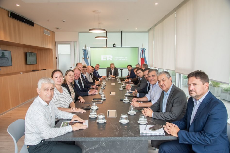 Frigerio se reunió con intendentes vecinalistas para optimizar la gestión