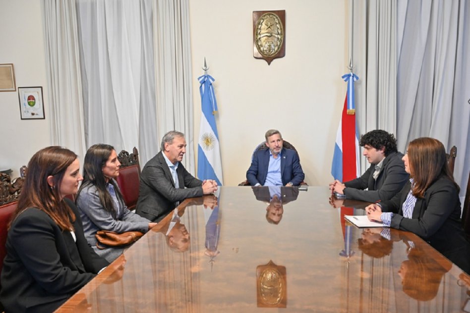 Frigerio mantuvo un encuentro con la UIER para fortalecer el desarrollo industrial en la provincia