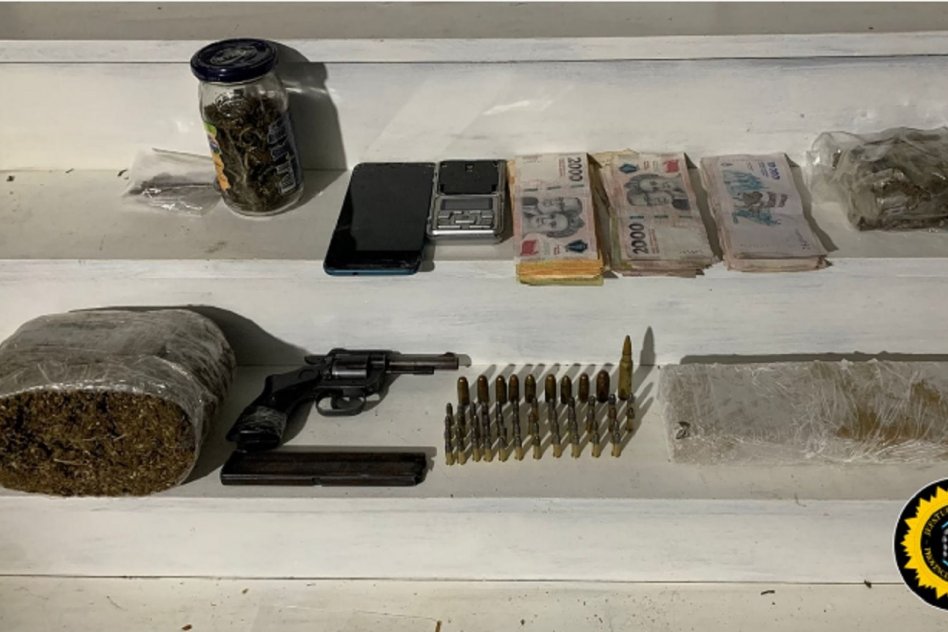 DIAMANTE Allanamientos simultáneos, arma, droga y dinero secuestrados