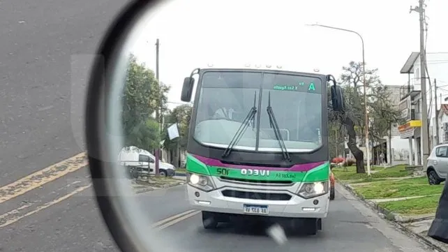 Comunicado: La Municipalidad de Paraná informó que el transporte urbano funcionará con frecuencia de domingo este viernes 1º de mayo