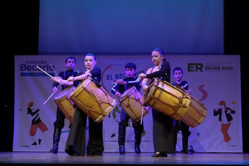 Estudiantes participaron de la Finalísima del Becario en Escena