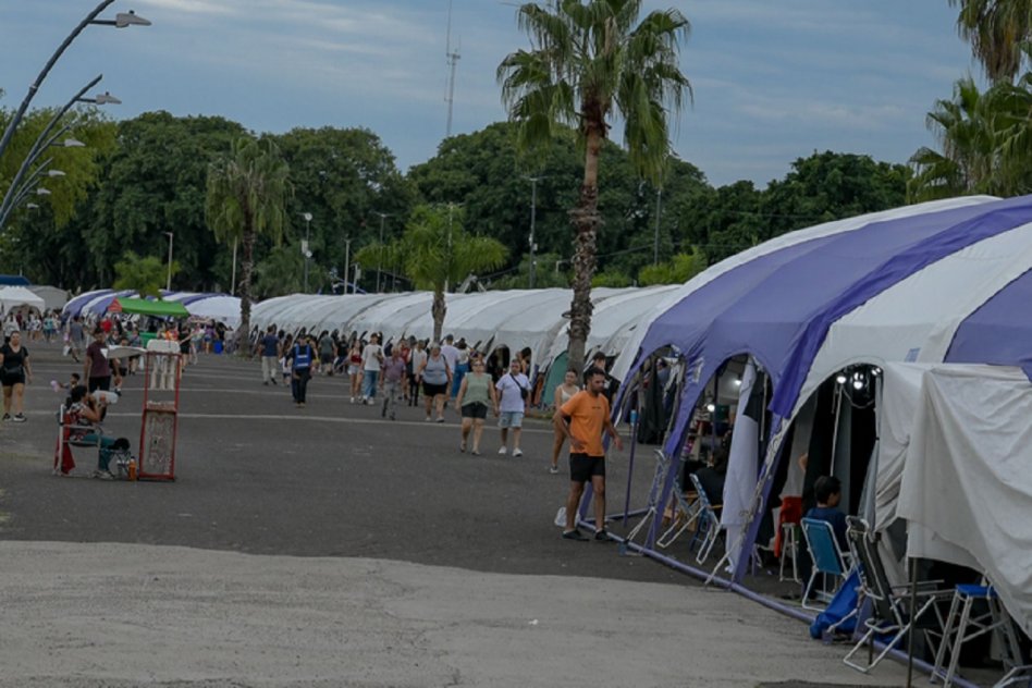 Semana Santa: Miles de personas pasaron por la feria de emprendedores y gastronomía en la costanera