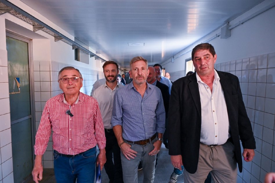 El gobernador recorrió las obras de puesta en valor del Hospital Felipe Heras de Concordia