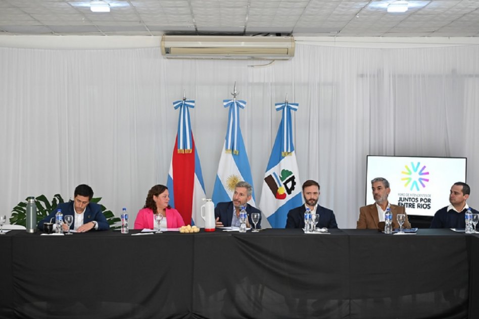 El gobernador se reunió con intendentes de Juntos por Entre Ríos