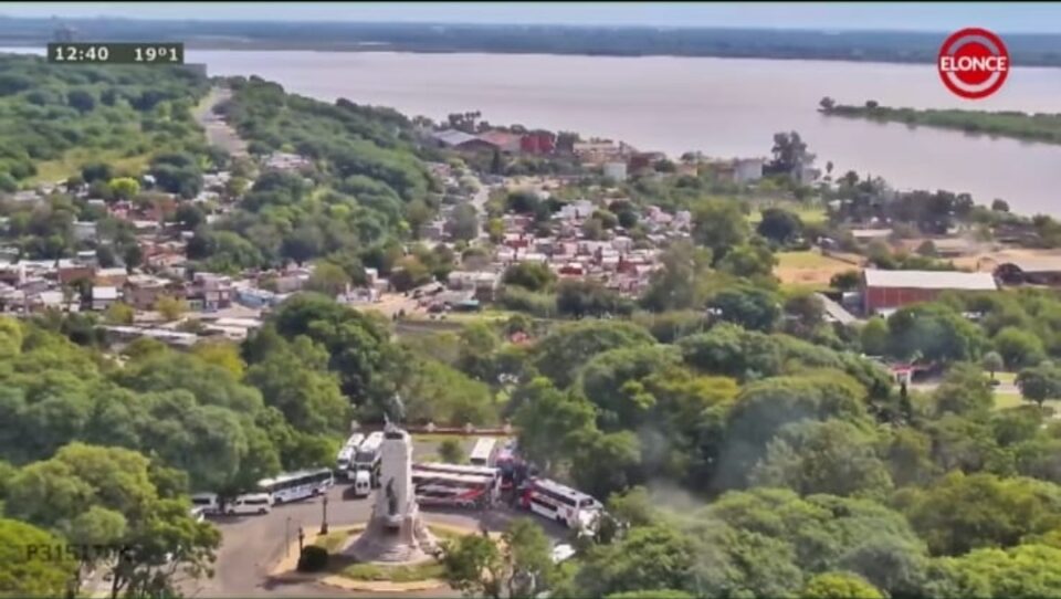 LA MULTISECTORIAL gastó más de  millones en una movilización con baja adhesión mientras el 70% de las escuelas tuvo clases