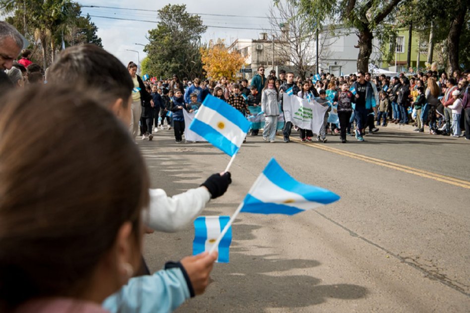 Revolución de Mayo: Paraná conmemoró el 216º aniversario con el tradicional Tedeum y desfile cívico-militar