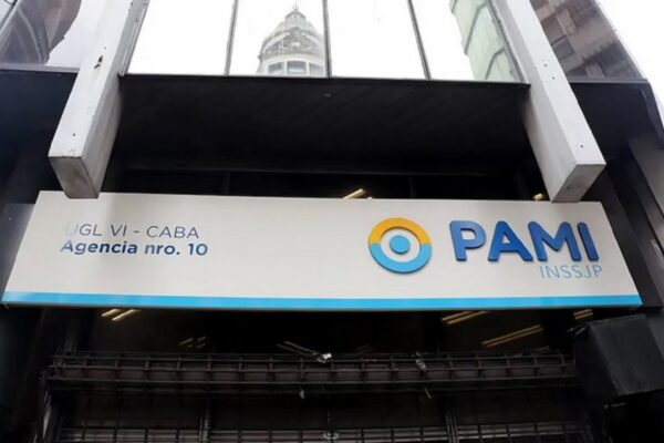 En medio de la crisis por las prestaciones, el Gobierno le gira 0.000 millones al PAMI