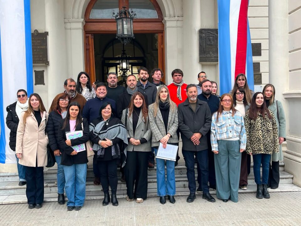 Ediles justicialistas entregan petitorio a la provincia preocupados por la situación en municipios