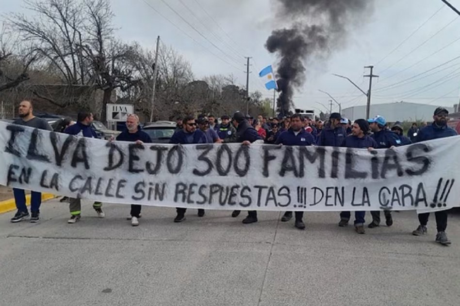 Ocho meses de acampe – Tras los despidos en Ilva, un trabajador se quitó la vida