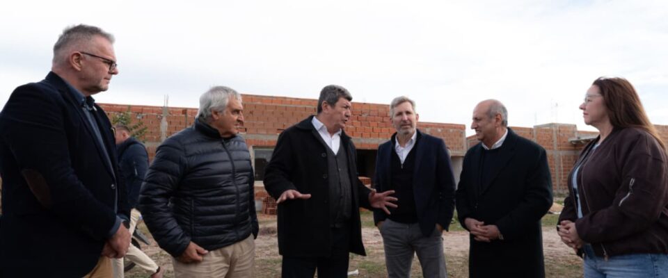 El Gobierno provincial ejecuta 30 soluciones habitacionales en Santa Elena