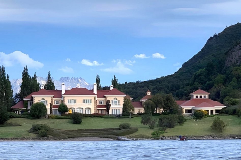 Lago Escondido: Denuncian penalmente el pacto Milei – Lewis por «fraude a la soberanía»