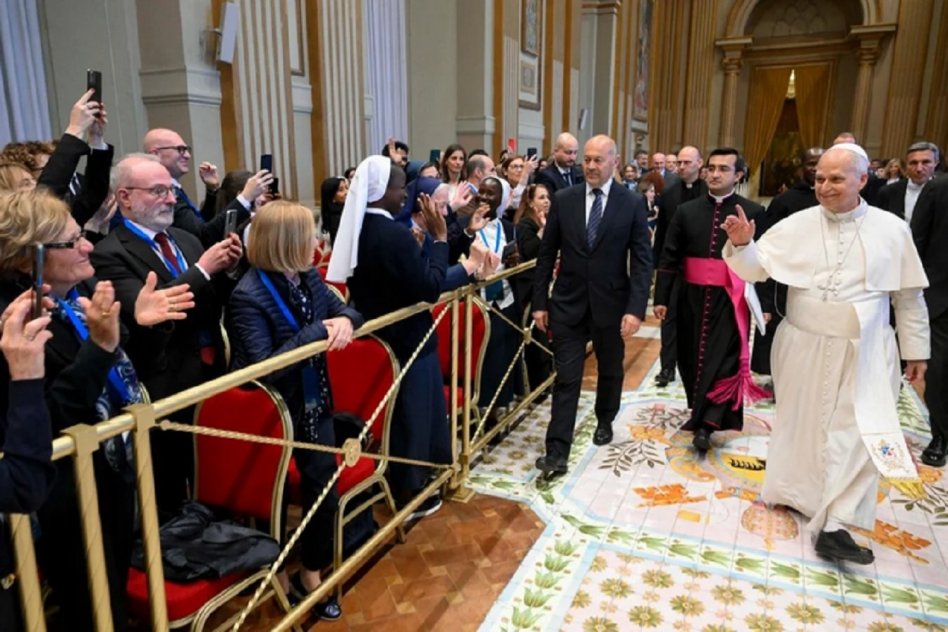 El papa León XIV exigió a los empleados de la Iglesia que dejen de ser espectadores