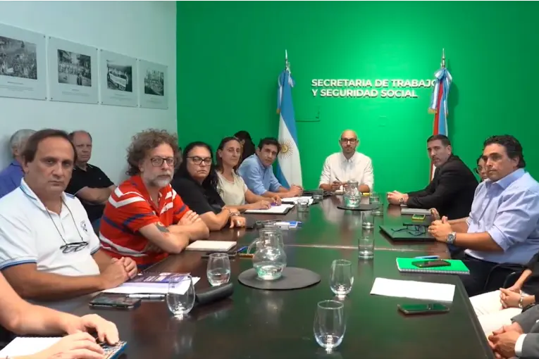 Paritaria salarial: gremios estatales y docentes se reúnen hoy con el gobierno