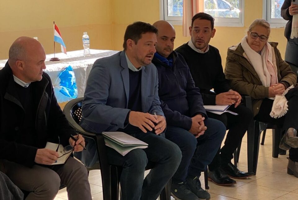 Vera consideró “histórica” la presencia de autoridades provinciales en Yeso Oeste
