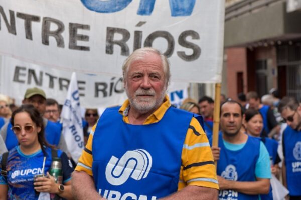 CUARTO INTERMEDIO EN LA PARITARIA Allende: “Seguro vamos a conseguir siempre algo más, sin enojarnos y golpear los bombitos afuera”