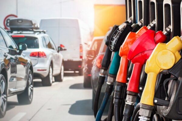 Cayó la venta de combustibles por tercer mes consecutivo