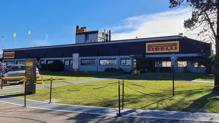 Pirelli suspenderá la producción de neumáticos por la caída de ventas