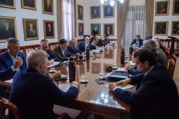 Salud, maquinarias y sistema previsional en la agenda de una nueva reunión de gabinete