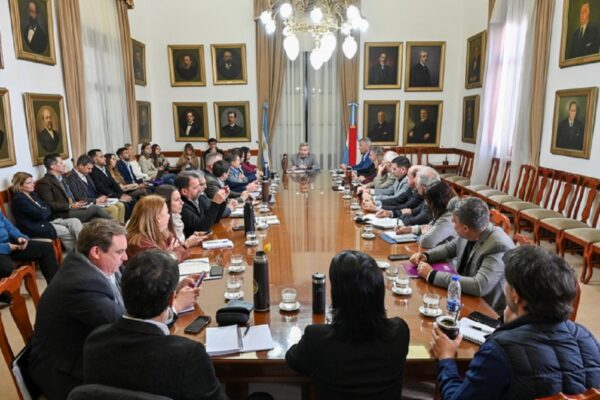 Frigerio presidió una nueva reunión de gabinete para repasar temas de gestión