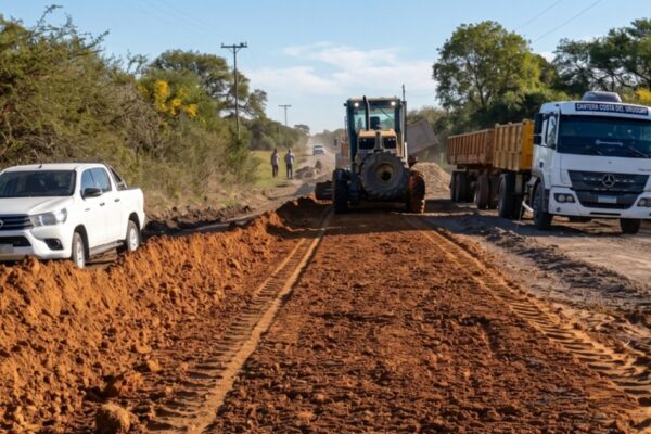 Vialidad trabaja en la reposición de ripio en la ruta 28 en Feliciano