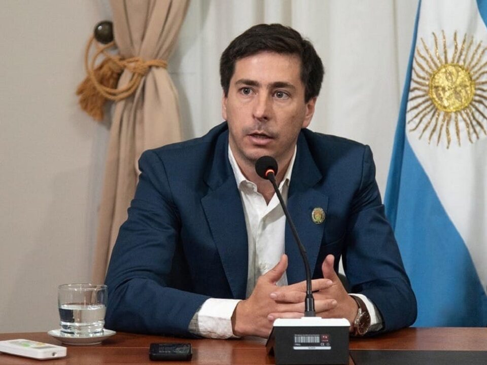 Colello: “Desdoblar es una posibilidad, pero hay que tomar medidas que alienten a que la gente vaya a votar”