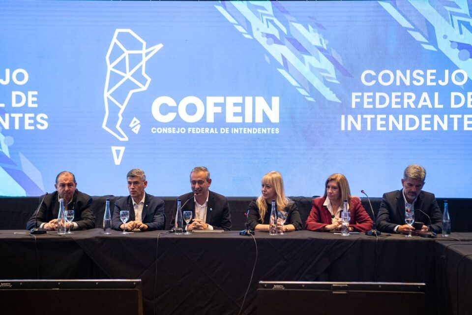 Romero participó del COFEIN y volvió a reclamar por los recursos retenidos a los municipios