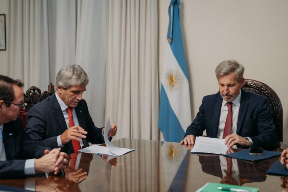 Frigerio y Caputo firmaron un acuerdo que reconoce acreencias a favor de Entre Ríos