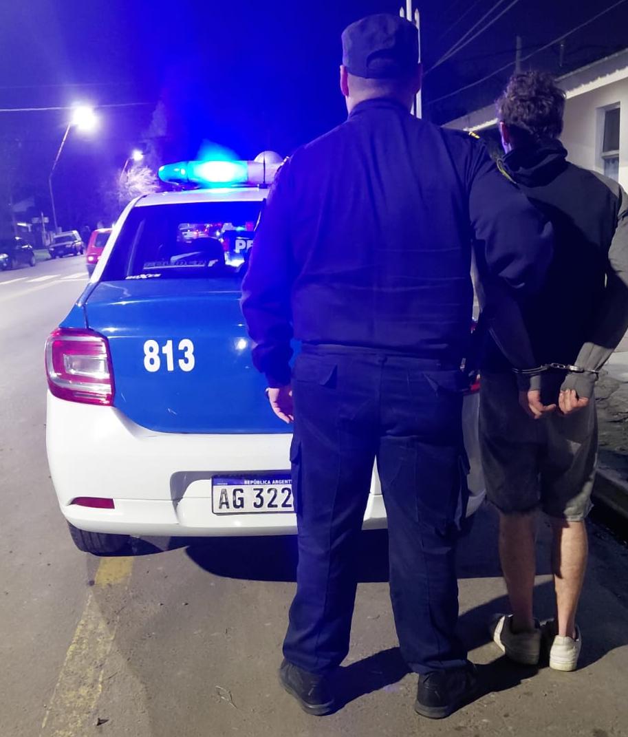 Discusión vecinal por ruidos molestos termino en un motociclista detenido por amenazas