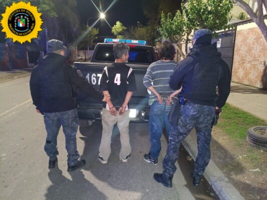Dos hombres fueron detenidos tras intentar agredir a policías durante una gresca