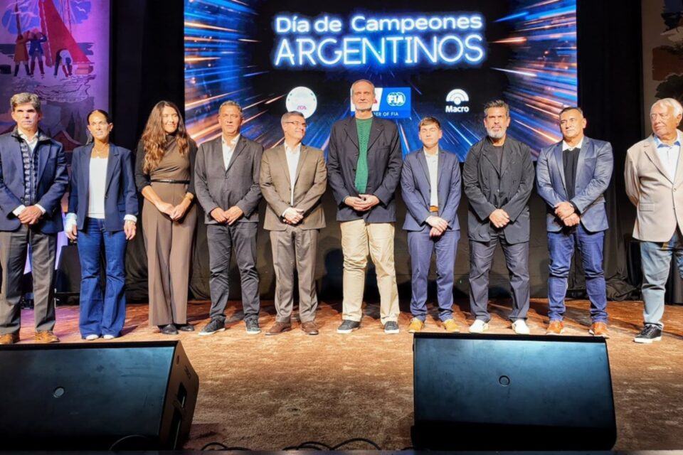 Entre Ríos participó del reconocimiento a los campeones del automovilismo argentino