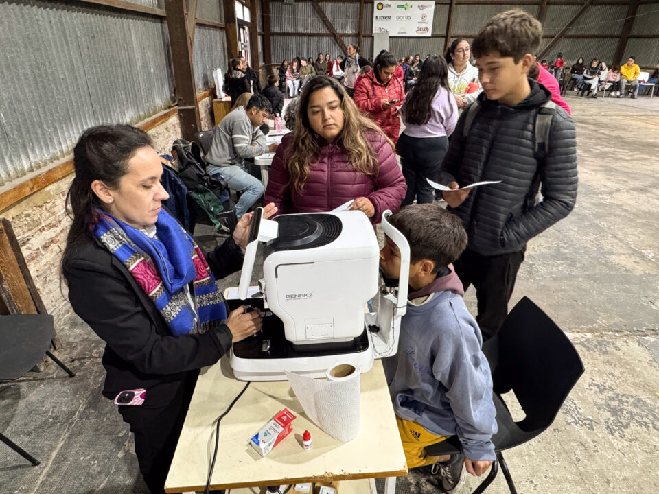 Más de 3.200 niños y adolescentes recibieron anteojos gratuitos en Entre Ríos